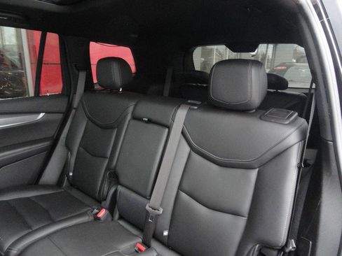 Used 2024 Cadillac XT6 Luxury image 15