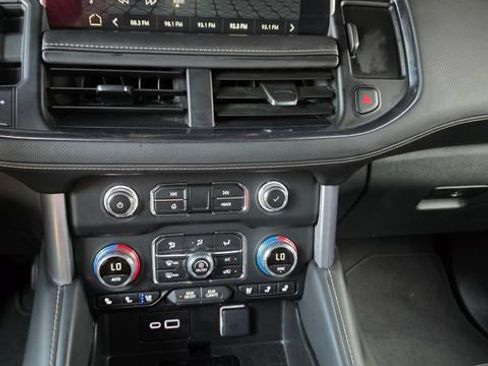 Used 2024 GMC Yukon SLT RWD image 31