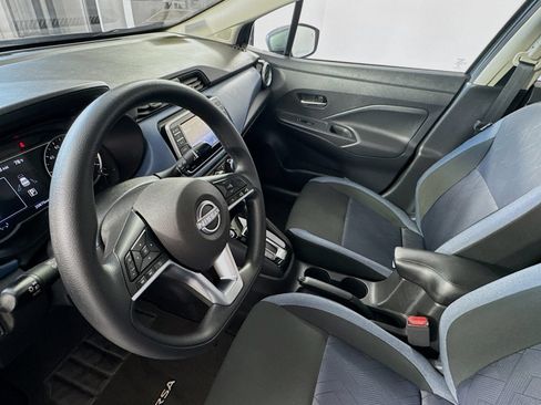 Used 2025 Nissan Versa SV FWD image 8