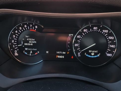 Used 2020 Lincoln MKZ w/ Convenience Package image 8