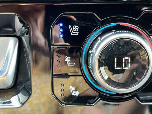 Certified 2025 GMC Sierra 1500 AT4 w/ AT4 Preferred Package image 29