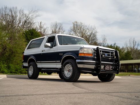 Used 1993 Ford Bronco XLT AWD/4WD image 25