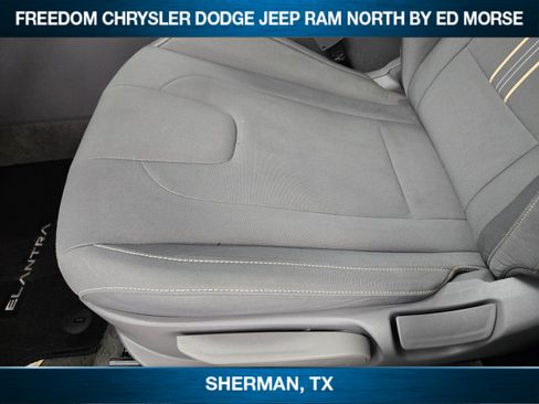 Used 2025 Hyundai Elantra Sport FWD image 18