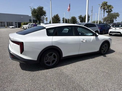 Used 2025 Kia K4 FWD image 2
