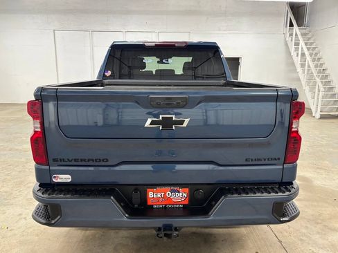 Used 2024 Chevrolet Silverado 1500 Custom w/ Turbomax Blackout Package AWD/4WD image 8
