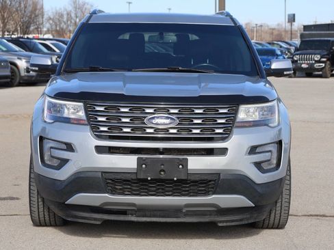 Used 2017 Ford Explorer Limited image 5