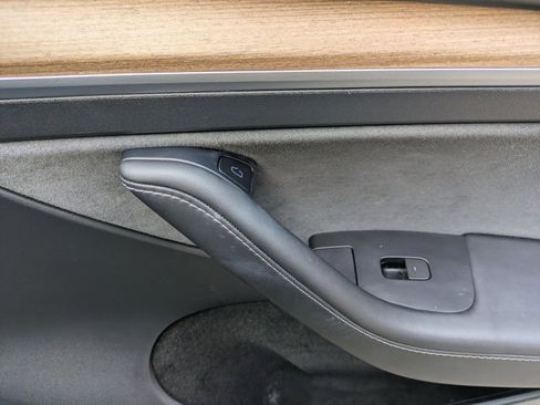 Used 2023 Tesla Model Y Performance image 27