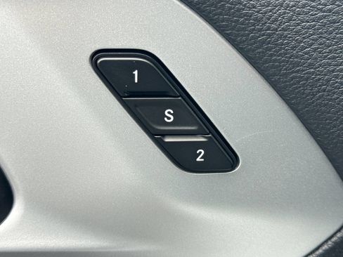Used 2026 Chrysler Pacifica Select FWD image 18