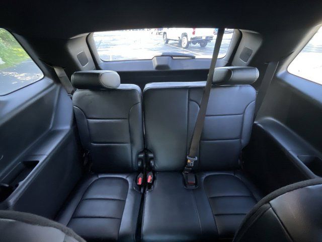 Used 2023 Chevrolet Traverse LT w/ Midnight/Sport Edition AWD/4WD image 35