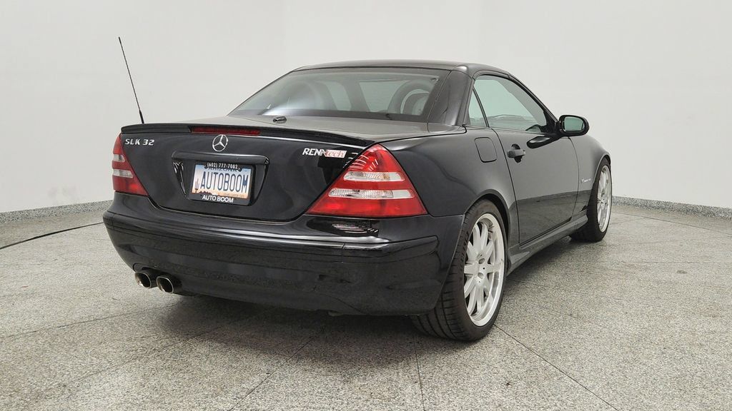 Used 2002 Mercedes-Benz SLK 32 AMG image 5