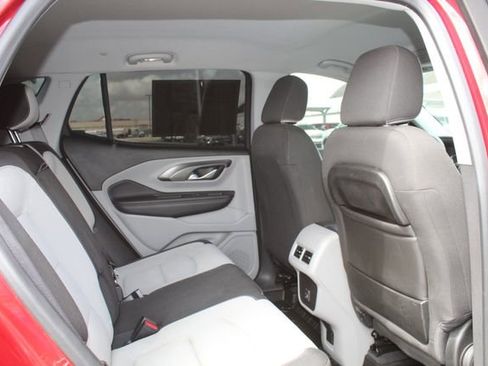 Used 2022 GMC Terrain SLE w/ Driver Convenience Package FWD image 15