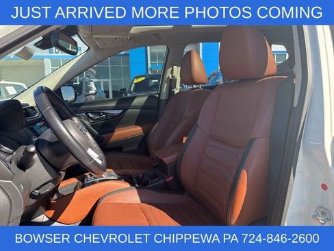 Used 2017 Nissan Rogue SL w/ SL Premium Package image 2