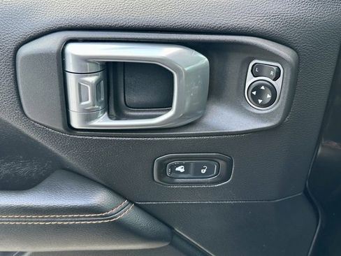 Used 2020 Jeep Gladiator Mojave image 13