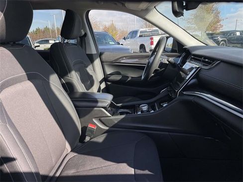 Used 2022 Jeep Grand Cherokee L Laredo w/ Luxury Tech Group I image 18