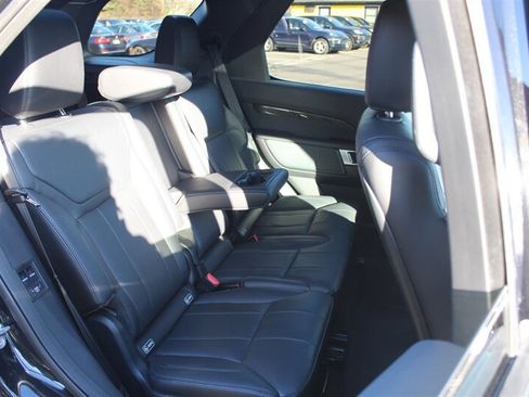 Used 2017 Land Rover Discovery HSE AWD/4WD image 17