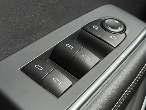 Used 2026 GMC Acadia Elevation w/ Elevation Premium Package AWD/4WD image 16