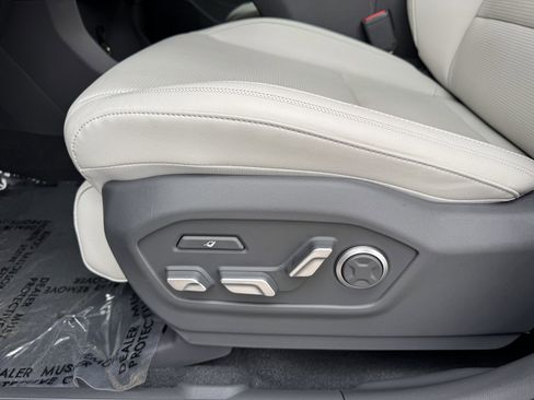 Used 2024 Hyundai Santa Fe Calligraphy image 32