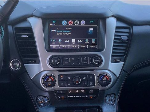 Used 2017 GMC Yukon SLT image 16