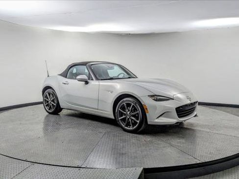 Used 2019 MAZDA MX-5 Miata Grand Touring w/ GT-S Package image 26