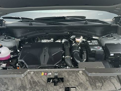 Used 2026 Hyundai Santa Fe SEL FWD image 3