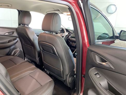 Used 2023 Buick Encore GX Preferred w/ Cold Weather Comfort Package FWD image 17