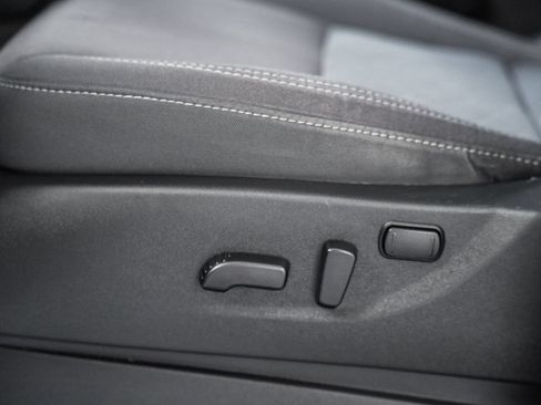 Used 2025 Nissan Frontier SV RWD image 34