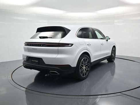 Certified 2026 Porsche Cayenne AWD/4WD image 30