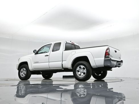 Used 2014 Toyota Tacoma PreRunner image 46