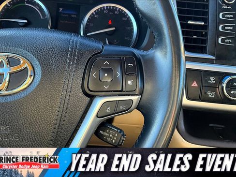 Used 2017 Toyota Highlander XLE image 17