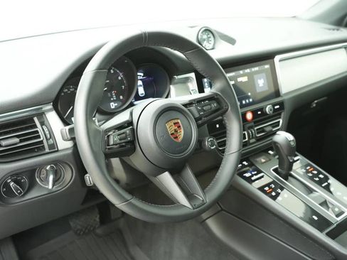 Certified 2026 Porsche Macan AWD/4WD image 4