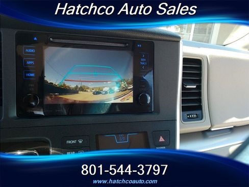 Used 2016 Toyota Sienna LE FWD image 18