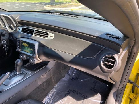 Used 2015 Chevrolet Camaro LT image 41