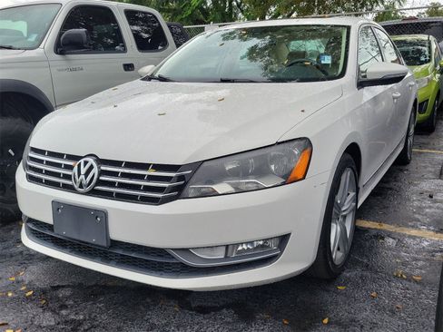 Used 2012 Volkswagen Passat 3.6 SEL Premium image 32