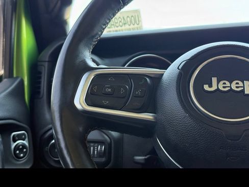 Used 2019 Jeep Wrangler Unlimited Sahara AWD/4WD image 18