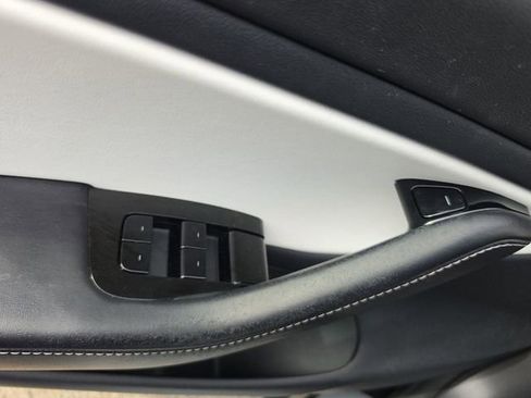 Used 2018 Tesla Model 3 Long Range image 18