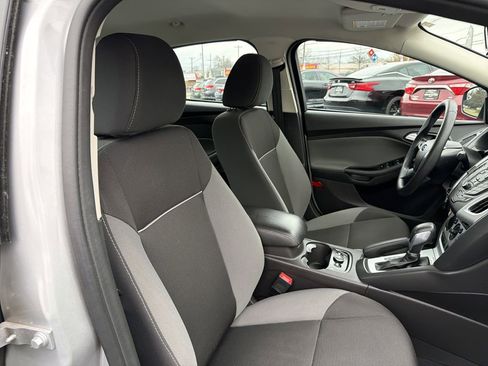 Used 2014 Ford Focus SE w/ SE Winter Package image 30