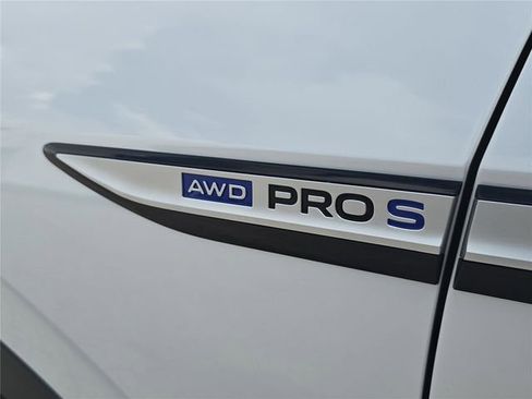 Certified 2023 Volkswagen ID.4 Pro S AWD/4WD image 8