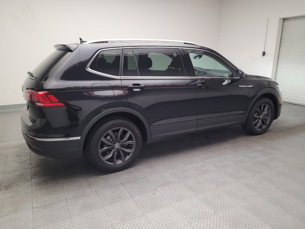 Used 2023 Volkswagen Tiguan SE w/ Panoramic Sunroof Package FWD image 10