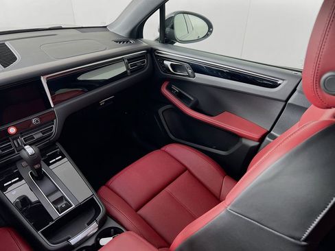 New 2026 Porsche Macan image 26