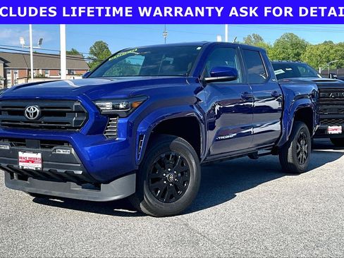 Used 2024 Toyota Tacoma SR5 AWD/4WD image 3