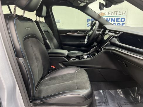 Used 2022 Jeep Grand Cherokee Trailhawk AWD/4WD image 24