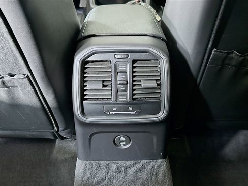Certified 2023 Porsche Macan AWD/4WD image 27