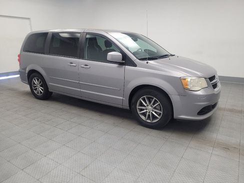 Used 2016 Dodge Grand Caravan SE image 11