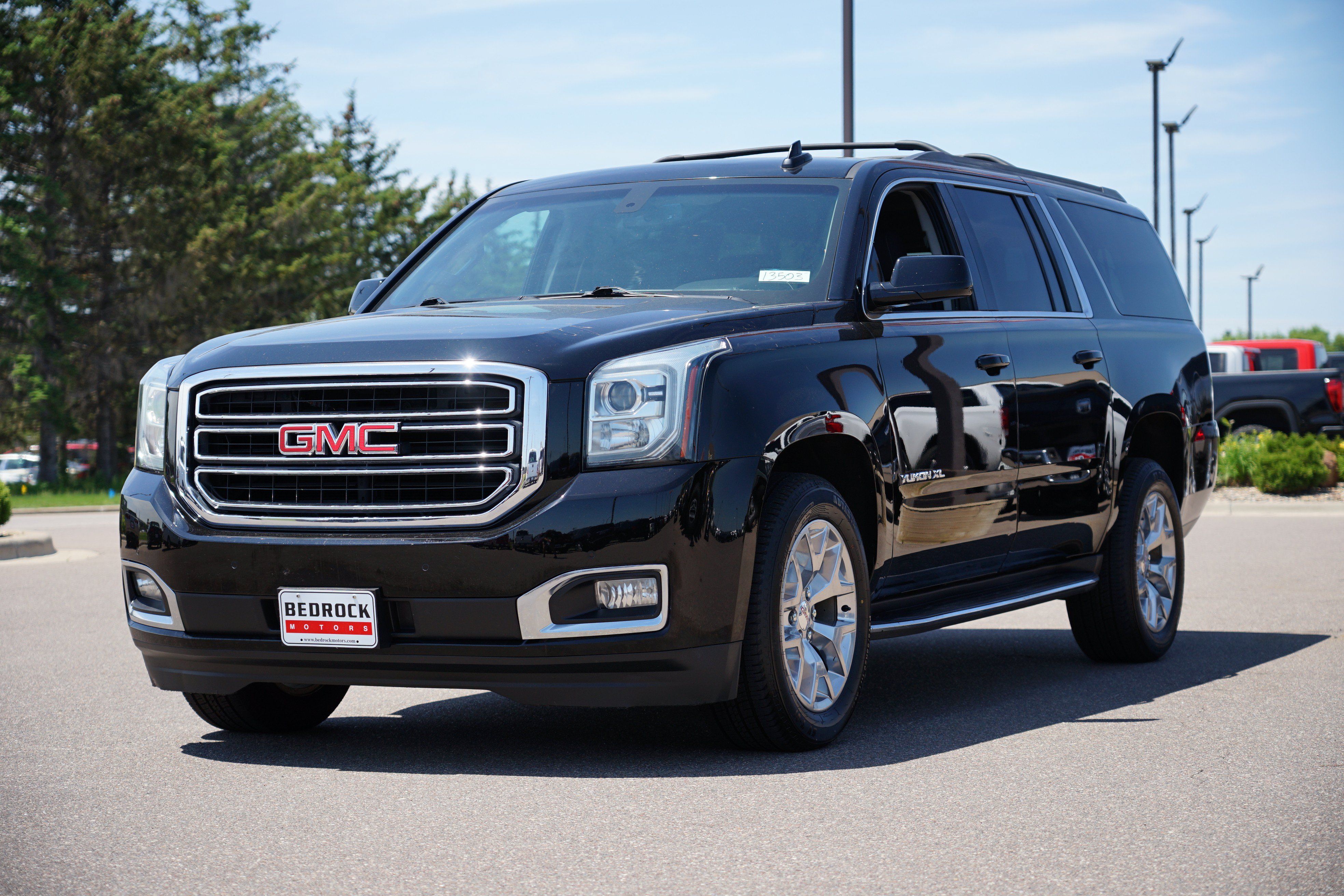 Used 2019 GMC Yukon XL SLE w/ SLE Value Package AWD/4WD image 7