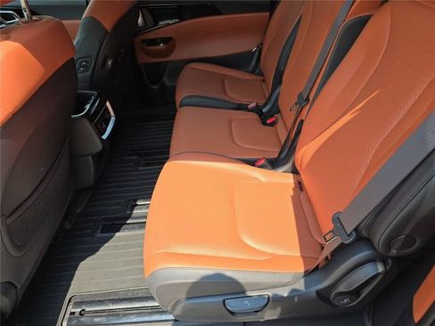 Used 2024 Kia Carnival SX Prestige FWD image 27