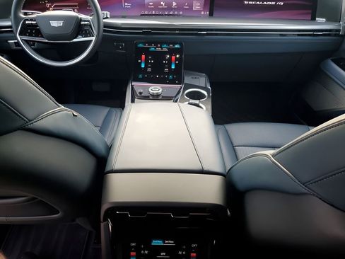 New 2025 Cadillac Escalade IQ Sport 2 image 23