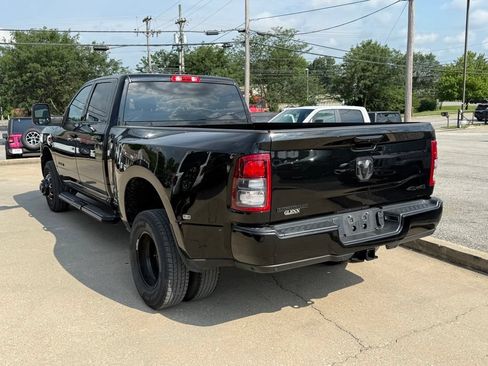 Used 2024 RAM 3500 Big Horn w/ Night Edition AWD/4WD image 9