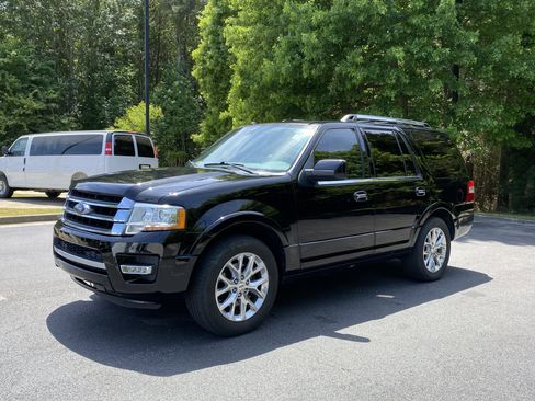 Used 2017 Ford Expedition Limited w/ Equipment Group 301A RWD image 5