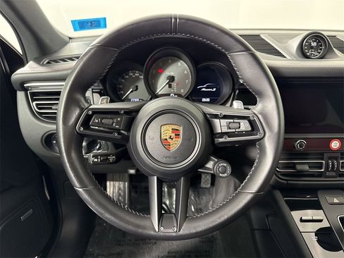 Certified 2022 Porsche Macan S image 36