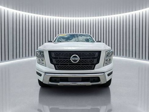 Used 2022 Nissan Titan SV RWD image 9